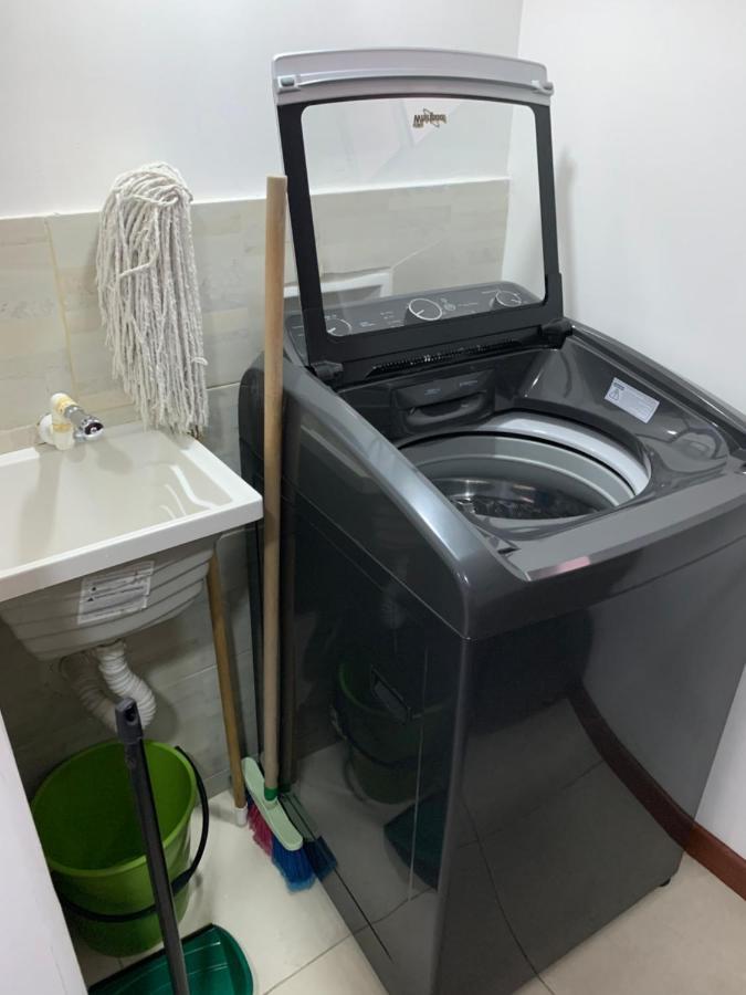 Apartamento Cerca Del Cc Titan Plaza Bogotá Exterior foto